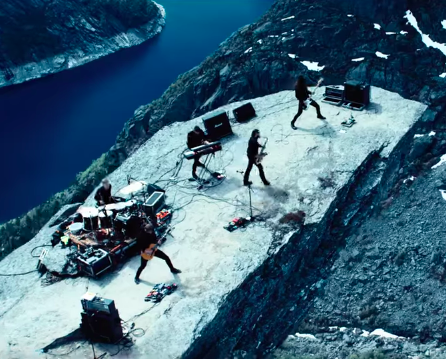 Video: Norwegians Shining performing "Last Day" at Trolltunga