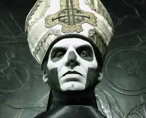 Ghost show 'new' vocalist in the video "Hello Papa Emeritus III"