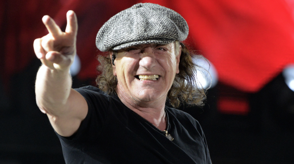 Фото узято на medialtern.blogspot.com &mdash; Через ризик втратити слух вокаліст AC/DC змушений припинити виступи