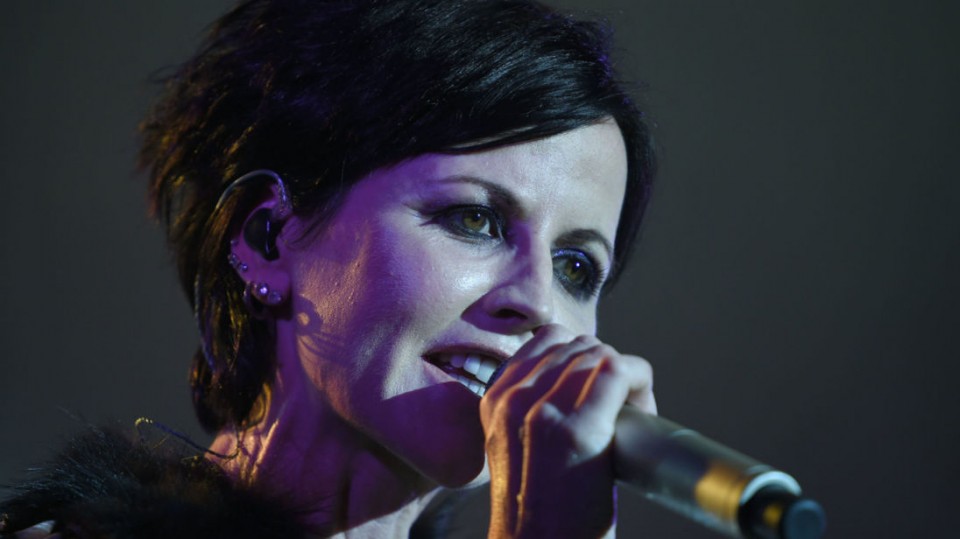 Dolores O'Riordan (c) Sky News &mdash; The Cranberries’ frontwoman Dolores O'Riordan passes away